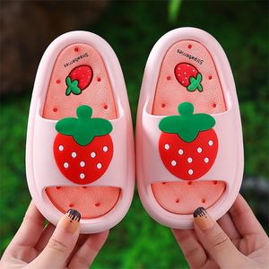 Slipper Girls Cute Slippers Kids Fruit Strawberry Home Slippers Non-Slip Indoor Bathroom Parents And Children Shoes Summer Outdoor Shoes 220902