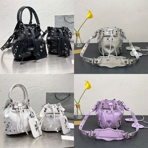 Le Cagole Xs Bucket Bag Arena Leather Designer Aged-silver Hardware Handbag Removable Heart Mirror Rivet Decoration Crossbody Shoulder Motorcycle Bag