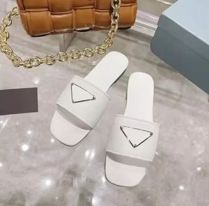 Tasarımcı ayakkabıları koyun derisi terlik kadınları yaz düz dip trikolor sandalet geometri terlik lady lüks lüks sandal moda yeni stil eğlence terlik kutusu