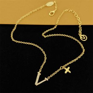 Luxury Designers Jewelry Fashion Earrings Necklace Bracelet Letter Designers Personality Ladies Wedding Party