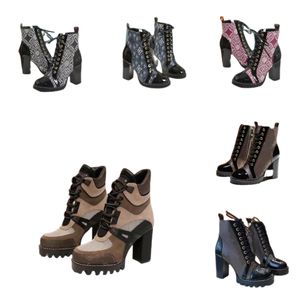 British Style Knight Boots Luxury Mid-Heel tjockklackade ankelst￶vlar Autumn och vinter Bekv￤m all-Match Fashion Leather Canvas Lace-up Color Block Round Head