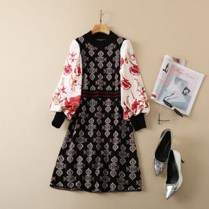 2022 Autumn Round Neck Sticke Paneled Paisley Dress Contrast Color Multicolor Floral Print Långärmad knälängdsklänningar 22G262358D Plus Size XXL