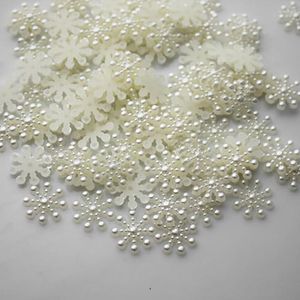 Dekoracje świąteczne 100pcs Płatek śniegu sztuczna płaska karta perłowa tworzy DIY Craft Wysoka jakość