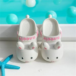 Slipper Kids Summer Slippers Boy Girl Mite Cartoon Rabbit Home Shoes Outdoor Мягкие дно тапочки родительские пляжные отверстия сандалии 220902