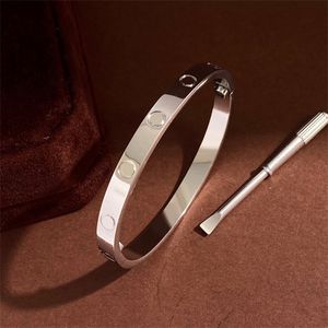 Designer bangle Luxury Couple bangles New Arrival Stainless Steel Bracelet for Women Retro Metal Party Custom Bracelets Fashion Punk Accessories Jewelry