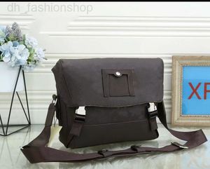 TOTES MĘŻCZYZNA Klasyczna moda Mężczyźni Messenger Bags Cross Body Bag School Bookbag powinna z torbą na kurz 36 cm 2023 Najwyższej jakości