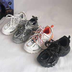 Designer Luxury Womens Mens Casual Shoe Track 3.0 LED Sneaker Lighted Gomma leather Trainer Nylon Printed Platform Sneakers Men Light Trainers Shoes 36-45 pr015