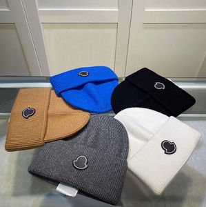 Mode skalle m￶ssor stickade hattar vinter designer hatt med bokst￤ver st￤mplade varm ull beanie unisex casquette 5 f￤rger h￶g kvalitet