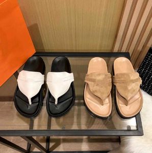 Alta qualidade novo Lady Lady Outdoor Slipper Luxury Gross Flip Flips Slippers Designer Sandálias de lazer feminino