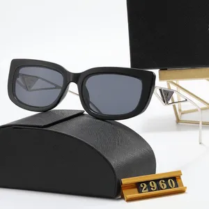 Óculos de sol de luxo de alta qualidade Letters de moda Marca da marca Sun Glasses for Men Woman Summer UNISSISEX GOGGLE POPULAR Óculos de sol 5 cores opcionais