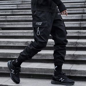 Мужские брюки мода уличная одежда мужская хип -хоп черный груз бегунов спортивных штанов Осенние зимние эластичные талии мужчины гаремы брюки