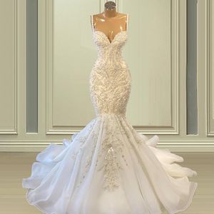 2022 vestidos de noiva de sereia vestidos de noiva Apliques de renda árabe sexy Bordando as tiras de espaguete de miçangas de cristal de tamanho grande
