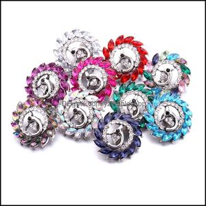 Charms all'ingrosso Charms con bottone a pressione Risultati gioielli Cristallo Pavone diffonde coda Strass 18mm Bottoni automatici in metallo Di Dhseller2010 Dhzu4