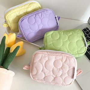 Kosmetiktaschen Bentoy Damen Candy Color Bag Reißverschluss Polyester Quilting Ins Handtasche Student Pen Zero Wallet Puffer Stickerei