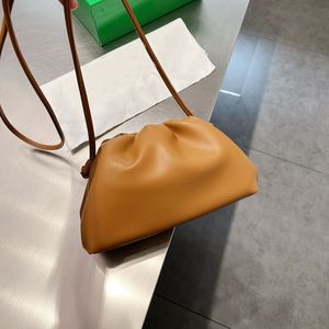 Designer Bag Woman The Pouch Soft Leather Fashion Mini Shoulder Bags Original Kvalitet Damer Handväska kvinnor kosmetiska hobos lyxig koppling molnväska med låda med låda