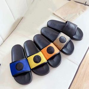 Designer Men's Slippers Beach Classic Flat Sandals Summer Women's Leather Flip-Flops 35-46 Sizes Strap Unisex