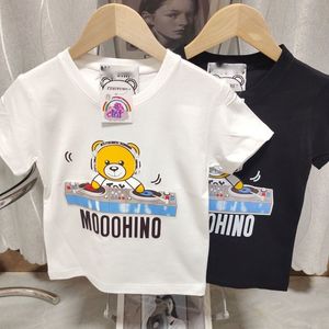 Luxusdesigner Tees Kinder Fashion T-Shirts Jungen Mädchen Sommer Caual Letter gedruckt Tricolor Bear Tops Baby Kind T-Shirts Stilvolle trendige T-Shirts Schwarz Weiß