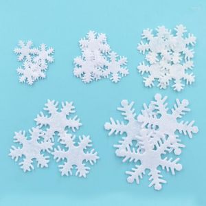 Decorações de Natal 15/20/25/30/40mm White Nonwoven Snowflake Apliques para casamento/festa/decoração de decoração ARNAMENTO DE ORNAMENTO DIY DIY