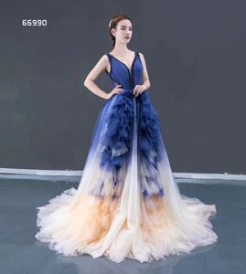 Vestido de noite azul e rosa com decote em V e lantejoulas Saia longa evasê Vestido de festa princesa com saia de tule bufante cor degradê elegante SM66990