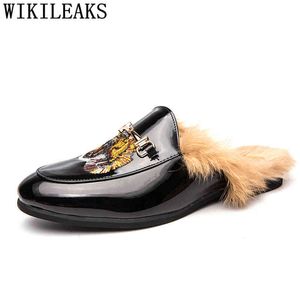 Boots Designer Slippers Men Fur mulas cabeleireiro de laca de laca Sapatos Meio