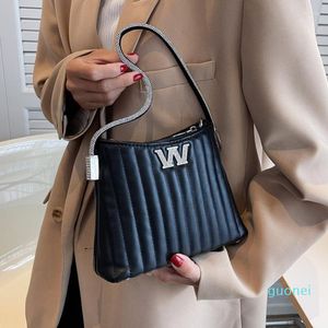 2022 Shoulder Bags Elegant Simply Womens Armpit Bag Wild Small Bucket Casual Fashion Handbags Trend Travel Crossbody