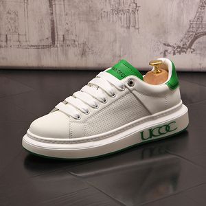 Abito da sposa in stile britannico Scarpe da festa Moda Sneakers casual bianche traspiranti Punta tonda Fondo spesso Abito da guida da lavoro Mocassini da passeggio all'aperto J86