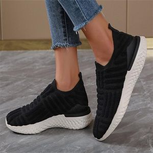 Coppia Casual Dress Shoe Uomo Designer Sneakers Donna Marchio di lusso Sneaker piscina cuscino comfort muli mocassini Scarpe da corsa Scarpe da allenamento in gomma