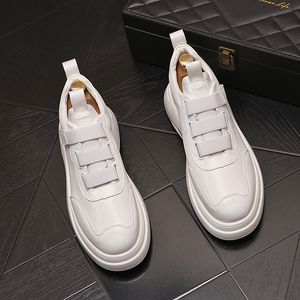 Abito da sposa in stile britannico Scarpe da festa Moda Scarpe da ginnastica casual vulcanizzate traspiranti Comfort Punta tonda Cuscino d'aria Mocassini da passeggio per guida d'affari J95