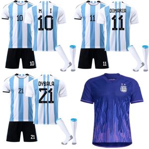2022 Argentinië Wereldbeker Fan Tees voetbalshirt Outdoor Apparel Blue and White Striped T Shirt Jerseys Nummer Jersey Sets Tops Pants Kids voetbalset