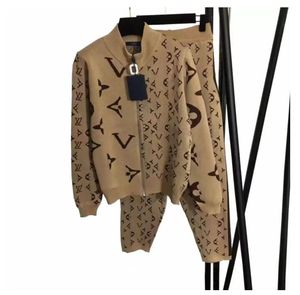 Kvinnors spårsättningar Knit Zip Cardigan Topps Pants Suit 2st Set Luxury Designer Jacket Coat Woman Casual tröja Byxor Suits