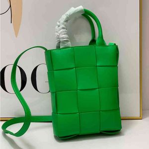 Totes Mini Weave Tote Bag Women Designer Handv￤ska Bucket Shoulder Crossbody Bags Shopper Ladies Handbags Weave Pures 220719