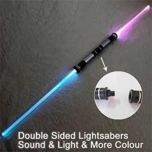 LED SWORDSGUNS 2 peças plantam o sabre de luz de luz de luz de espada Double Sword Toys e Light for Boy Girls 220905