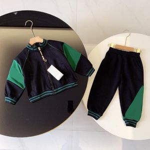 Set di design per bambini Ragazzi Gilrs Completi in due pezzi Lettere di moda Tuta da bambino Giacca con cerniera Cappotto Tute sportive casual 2 colori