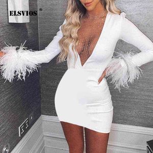 Kvinnor Feather Tassel Patchwork Party Dress Lady Mesh Diamond Long Sleeve Split Mini Dress Sexig Deep V-hals BodyCon Club Dress T220819