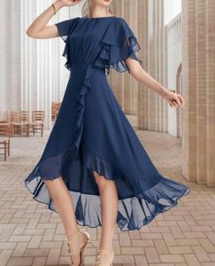 A-Line Mother of the Bride Dress Dark Navy Elegant Jewel Asymmetrical Kne Length Chiffon Kort ￤rm med ruffles G￤stfestkl￤nningar Robe de Soriee