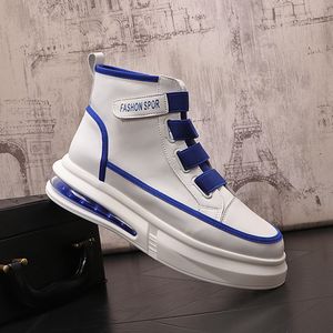 Abito da sposa di design britannico Scarpe da festa High Top White Vulcanized Lace Up Sneakers casual Punta tonda Cuscino d'aria Oxford Business Driving Walking Boots J110