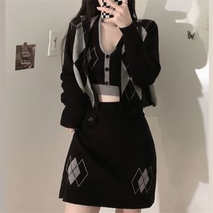 Two Piece Dress Autumn Vintage Knitted Suit Women Long Sleeve Patchwork Cardigan Coat Camisole Bodycon Skirts Sets 3 Outfit Design 220906