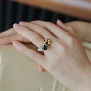 Handmade Simple Fashion Wedding Rings Luxury Jewelry 925 Sterling Silver Gold Fill Heart Shape Emerald CZ Diamond Party Eternity Women Open Adjusable Ring Gift