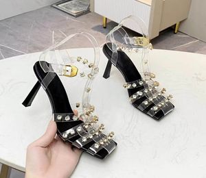 Jelly Sandals Baotou 스타일 Stiletto Roman Sandals 디자이너 고급 모조 다이아몬드 투명한 고무 마모 방지 패션 신발 35-42 상자