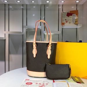 Luxury Female Designer Handbag Leather Bags Crossbody Bags Handbag Fashion Bags Shoulder Bag Designer Handbag Barrel Bag Mother Bag