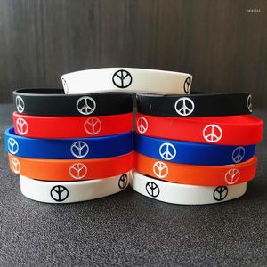 Bracelets de charme 1pcs punhos punk gravado colorido preenchimento de silicone bracelete mundial paz sem guerra pulseira banglice jóias presentes