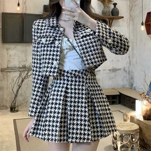 Tvådelad klänning Autumn Vintage Woolen Tweed Set Women Short Jackrock Crop Top Mini kjolar Set Houndstooth Chic Suits Female 220906