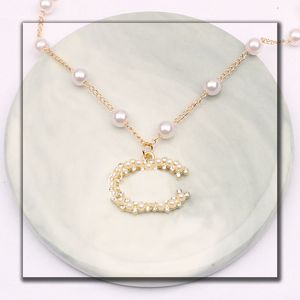 Collane con ciondolo lettera di marca di lusso placcato oro 18 carati perla di cristallo strass collana girocollo catena per le donne festa di nozze accessori gioielli regali