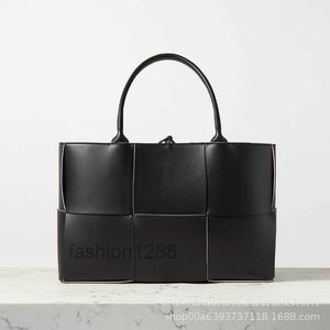 Song Hye Kyo's same leather woven handbag tote bag shopping bag Single Shoulder Handbag mother bag