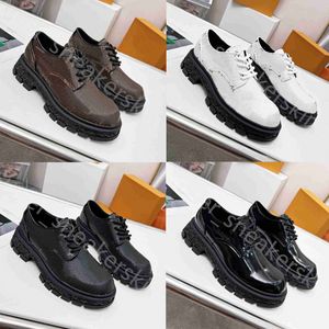 Designerskor Kvinnor Loafers Platform Sneakers Classic Leather Printing Chaussures Platform Shoe With Box Storlek 35-41