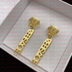 Fashion Designer Earrings V Letter Banshee Medusa Head 18K Gold Plated Womens VE222