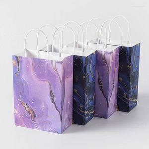 PRESTENTE DE GREST 5PCS Blue Purple Marble Design Kraft Paper Saco com Handle Birthday Party Packaging Wedding Favors Festival Supplies