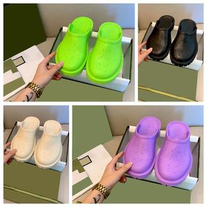 Designers Luxury Sandals Solid Color Alfabetet Fashionabla Non-Slip Design Outrula Sandaler M￥ngsidiga inomhus Hotell tjocka bottenskor H￶gkvalitativ bra bra