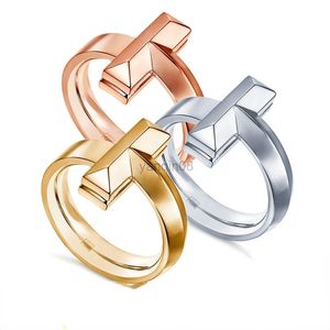 Band Rings Fashion Brand Ladies Lüks Ünlü Tasarımcı T Ring için Kadınlar G220908