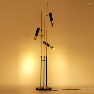 Lâmpadas de chão Haste de ferro da lâmpada nórdica com holofotes LED ajustáveis ​​para cilindro para o quarto do corredor da sala de estar de ouro preto